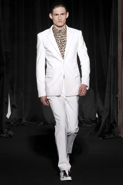 Look 37